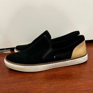 UGG Women’s Perf Slip-On Loafers Size 7